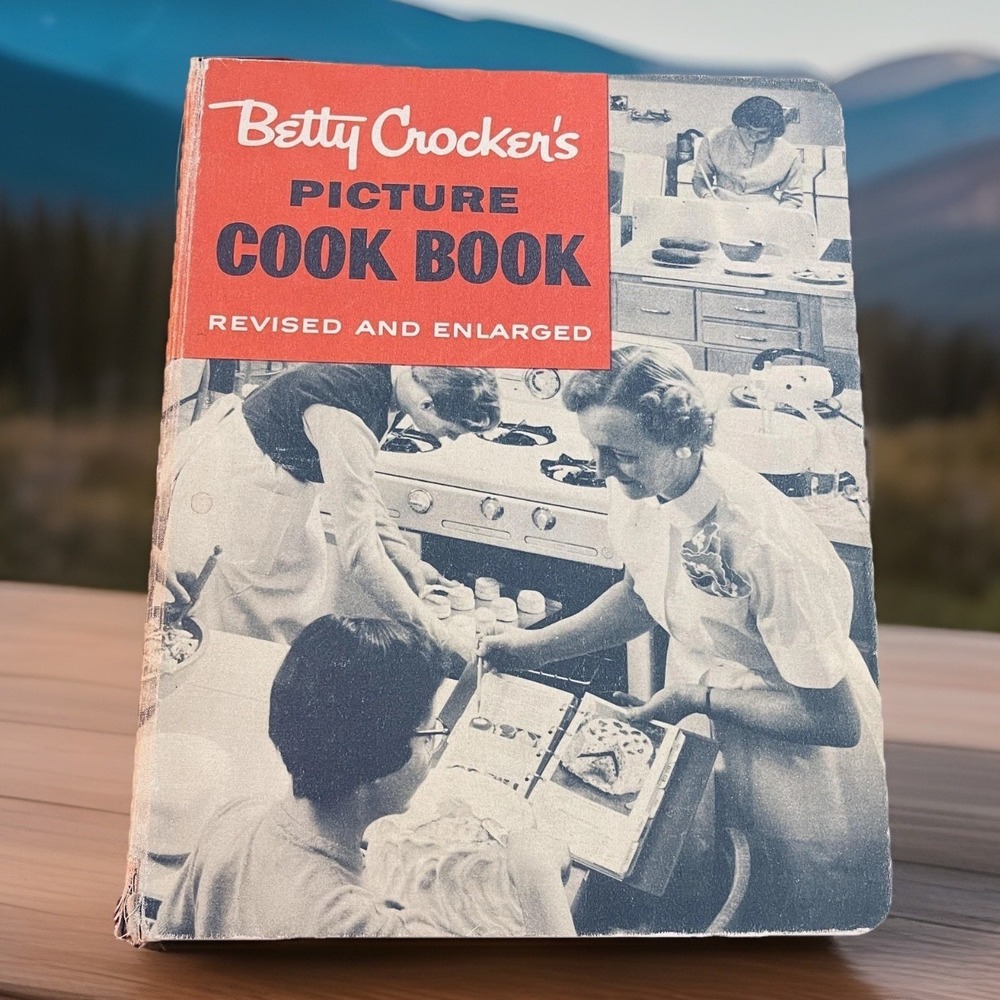 Vintage 1956 Betty Crocker's‎ Picture Cook Book Red Revised Enlarged Ring Binder